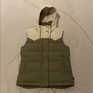 Women’s Patagonia Bivy Sage Green down vest medium